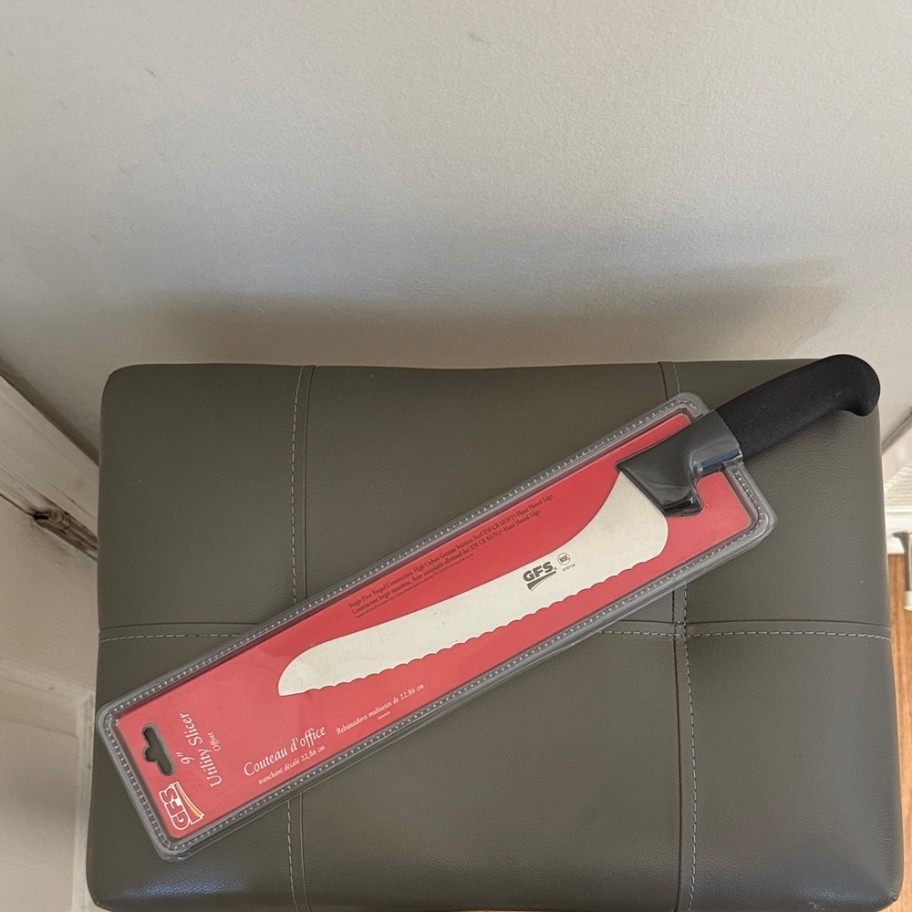 GFS Large Serrated Slicer Knife - Black Handle, White Blade